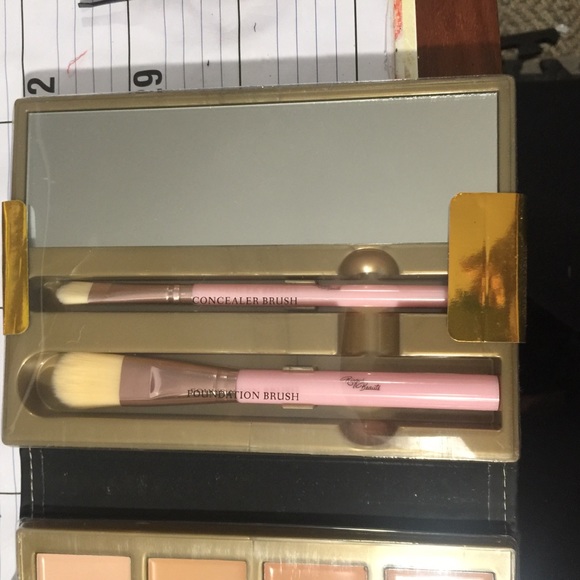 Risqué Beauty correct canceal - Picture 3 of 4